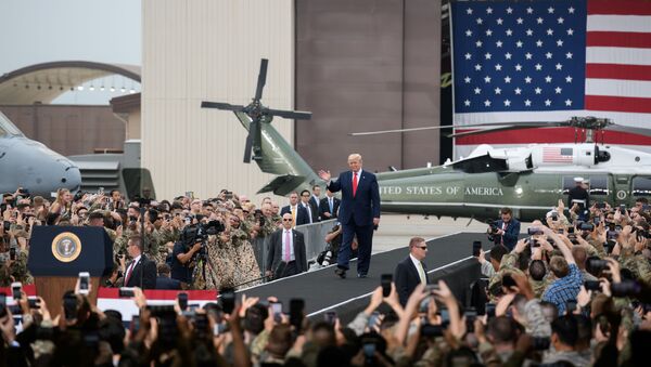 Američki predsednik Donald Tramp pred vojnicima u vojnoj bazi Osan u Južnoj Koreji - Sputnik Srbija