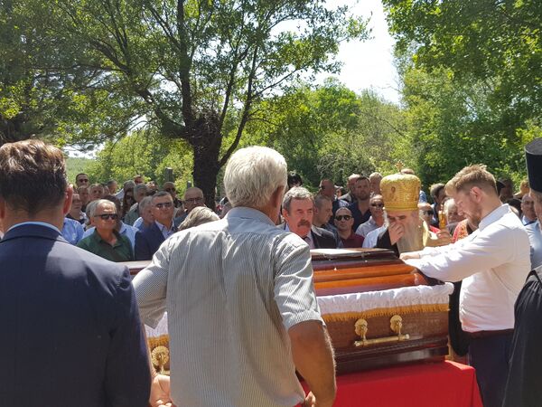 Sahranjen Momir Bulatović. Mitropolit Amfilohije: Sačuvao je obraz u najtežim vremenima - Sputnik Srbija