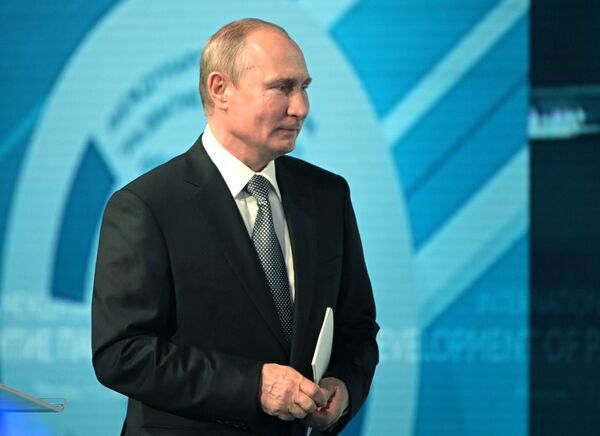 Putin udario na zapadnu svetinju (video) Putin udario na zapadnu svetinju (video) - Sputnik Srbija