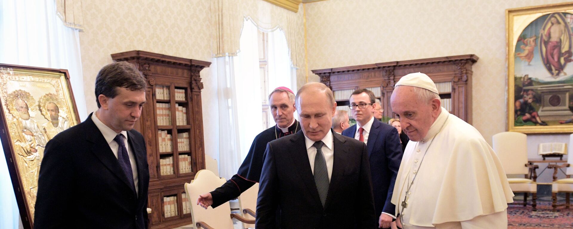 Vladimir Putin i papa Franja u Vatikanu  - Sputnik Srbija, 1920, 21.04.2025