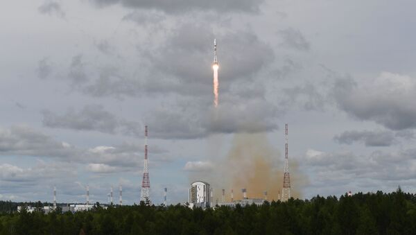 Лансирање ракете-носача Сојуз 2.1б са међуорбиталним тегљачем Фрегат и метеоролошким сателитом Метеор-М на космодрому Восточни - Sputnik Србија