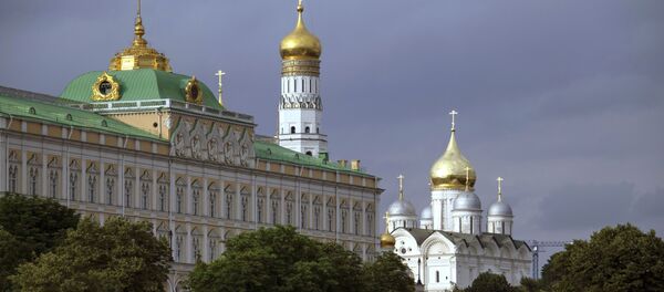 Arhangelski sabor, zvonik Ivana Velikog i Veliki kremaljski dvorac u Moskvi - Sputnik Srbija