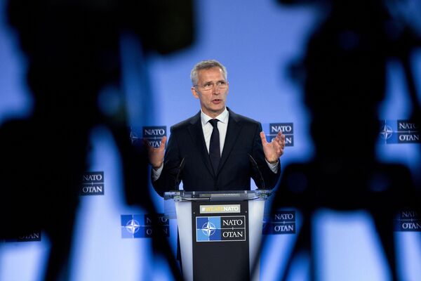 НАТО на раскршћу: Зашто заговорници западног пакта сумњају у његов опстанак? НАТО на раскршћу: Зашто заговорници западног пакта сумњају у његов опстанак? - Sputnik Србија