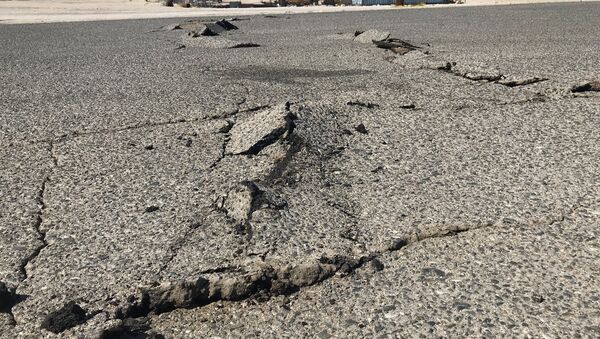 Пут оштећен у земљотресу у Калифорнији - Sputnik Србија