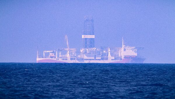 Турска платформа за експлоатацију гаса из мора у близини обале Кипра - Sputnik Србија