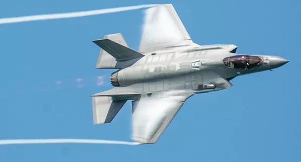 Један Су-35 може на мегдан са пет Ф-35 Један Су-35 може на мегдан са пет Ф-35 - Sputnik Србија