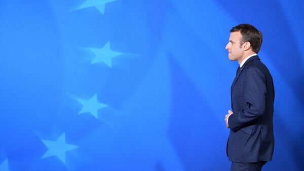 Francuski predsednik Emanuel Makron na samitu u Briselu - Sputnik Srbija