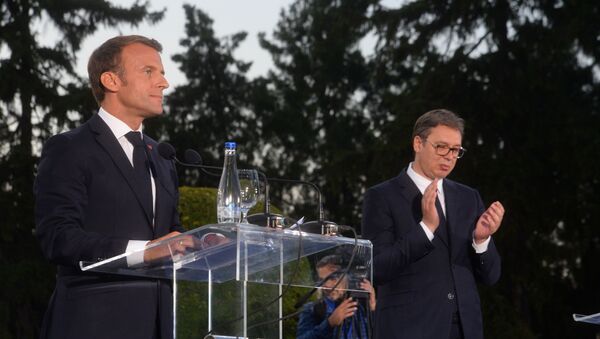 Predsednici Srbije i Francuske, Aleksandar Vučić i Emanuel Makron, položili su vence na Spomenik zahvalnosti Francuskoj na Kalemegdanu. - Sputnik Srbija