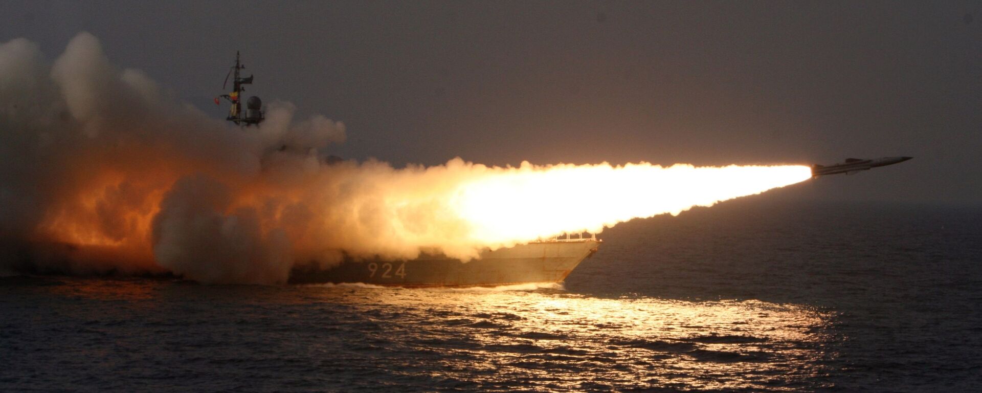 Министарство одбране Русије је објавило снимак лансирања крстарећих ракета Москит са бродова Пацифичке флоте у Јапанском мору. - Sputnik Србија, 1920, 09.03.2023