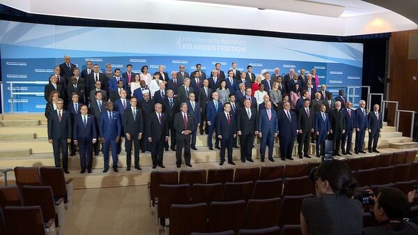 Pompeo između Dačića i Pacolija na zajedničkoj fotografiji - Sputnik Srbija