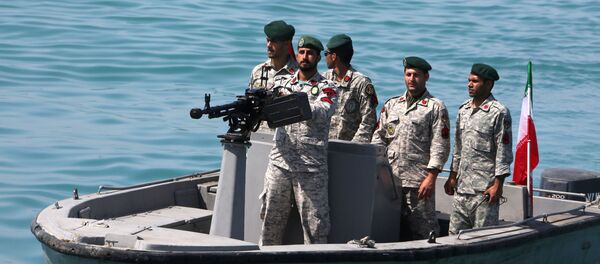Ирански војници у Ормуском мореузу Ирански војници у Ормуском мореузу - Sputnik Србија