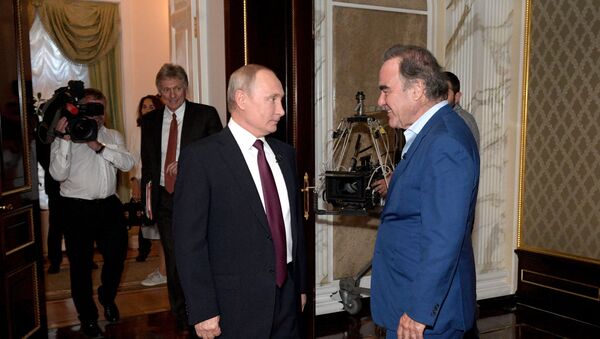 Vladimir Putin i Oliver Stoun - Sputnik Srbija