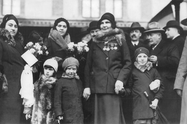 Ексклузивно сећање унуке Милунке Савић: Ћутала је о ранама, Србија је ћутала о њој (видео)  - Sputnik Србија