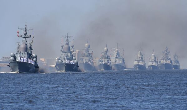 Руски бојни бродови на вежби у Кронштату - Sputnik Србија