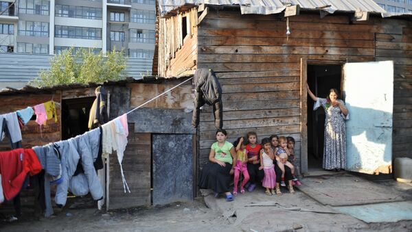 Deca iz romskog naselja u Tjumenu - Sputnik Srbija