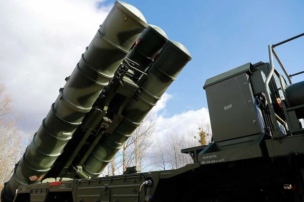 С-400 и „Панцир С“ стигли у Србију С-400 и „Панцир С“ стигли у Србију - Sputnik Србија