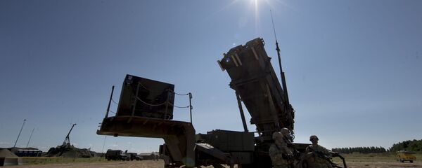 Припадници 10. америчке ваздушно-ракетне команде поред система за противваздушну одбрану Патриот - Sputnik Србија