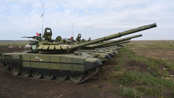 Тенкови Т-72Б3 на војним вежбама у Ростовској области - Sputnik Србија