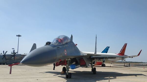 Авион Су-30МКИ са хиперсоничном противбродском ракетом на аеро-митингу у Бангалору - Sputnik Србија
