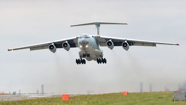 Транспортни војни авион Ил-76  - Sputnik Србија
