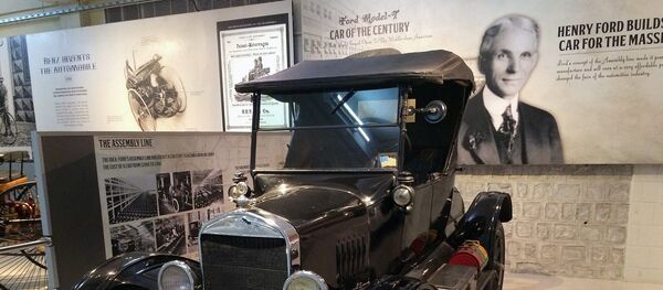 Фордов Модел Т - први аутомобил који је ушао у масовну производњу Фордов Модел Т - први аутомобил који је ушао у масовну производњу - Sputnik Србија