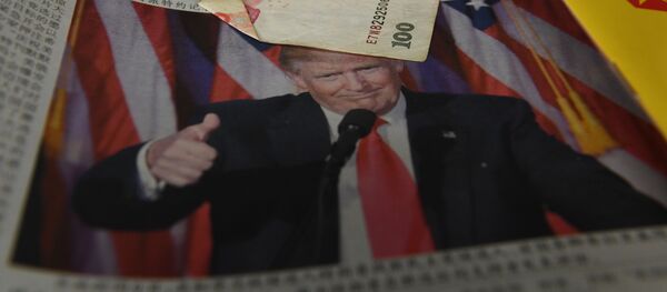 Portret Donalda Trampa sa juanom - Sputnik Srbija