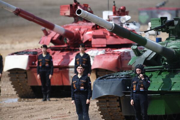 Звезде тенковског биатлона: Жене на Међународним војним играма „Армија 2019“ - Sputnik Србија