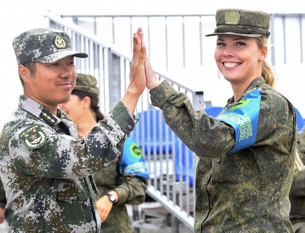 Zvezde tenkovskog biatlona: Žene na Međunarodnim vojnim igrama „Armija 2019“ - Sputnik Srbija