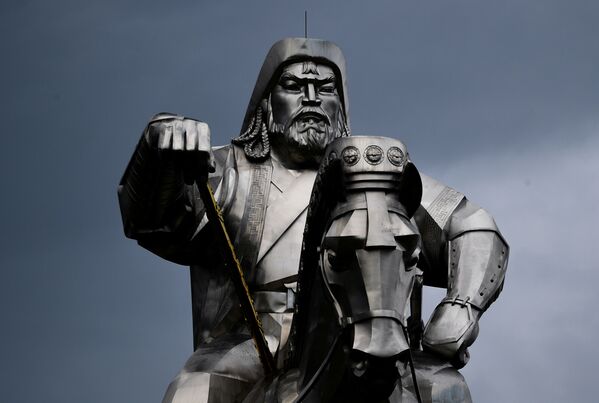 Статуа Џингис-кана у Цонжин-Болдогу - Sputnik Србија