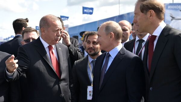 Руски председник Владимир Путин и председник Турске Реџеп Тајип Ердоган на МАКС 2019 - Sputnik Србија