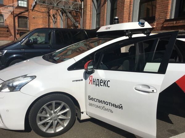 До јесени на руским путевима 100 „Јандекс“ аутомобила са ауто-пилотом До јесени на руским путевима 100 „Јандекс“ аутомобила са ауто-пилотом - Sputnik Србија