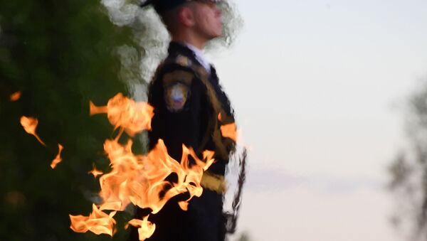 Večni plamen kod Groba neznanom junaku u Moskvi - Sputnik Srbija