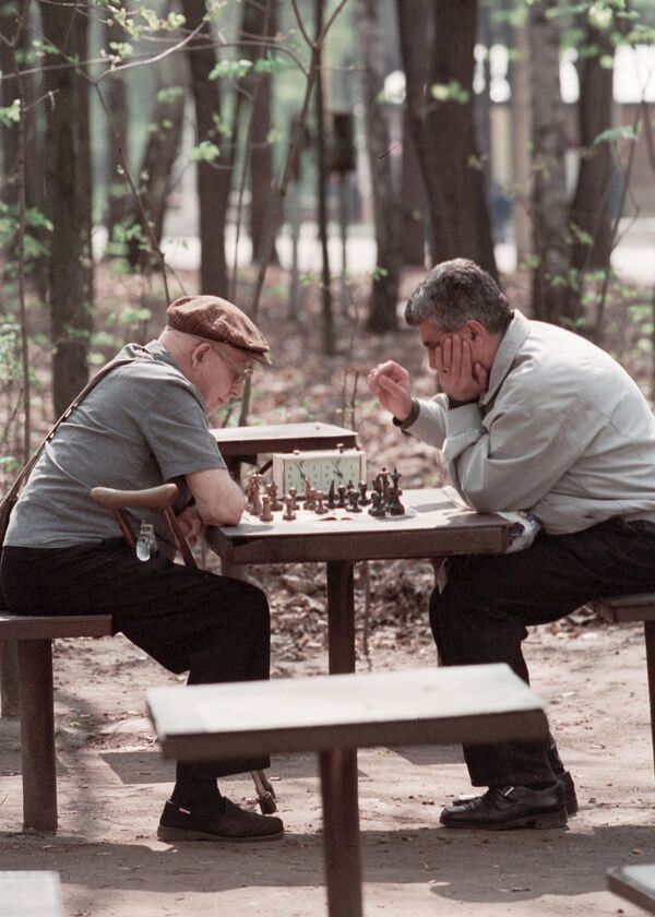 Српски пензионери као Швајцарци: Шта доносе промене закона? - Sputnik Србија