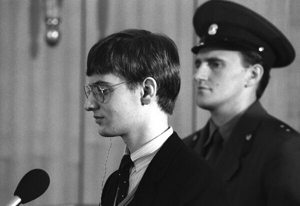 Како је немачки пилот неприметно слетео на Црвени трг Како је немачки пилот неприметно слетео на Црвени трг - Sputnik Србија