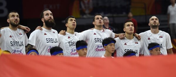 Reprezentativci Srbije tokom intoniranja himne na utakmici SP u Kini Reprezentativci Srbije tokom intoniranja himne na utakmici SP u Kini - Sputnik Srbija