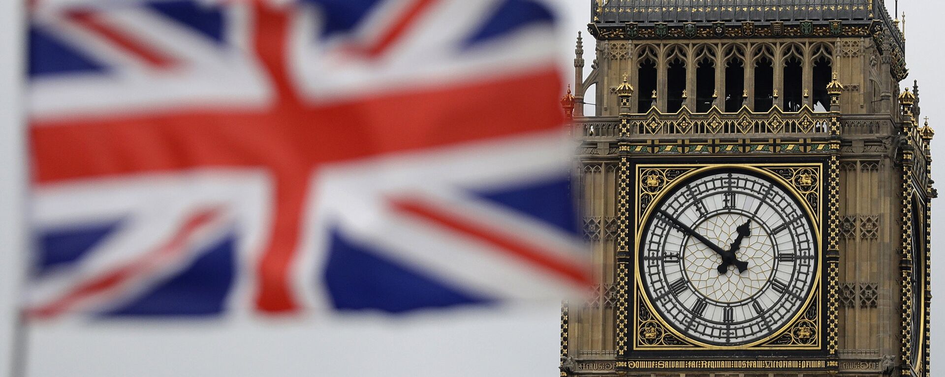 Zastava Velike Britanije ispred Big Bena u Londonu. - Sputnik Srbija, 1920, 29.01.2022