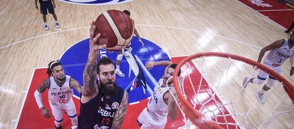 Kapiten Srbije Miroslav Raduljica na meču protiv Italije Kapiten Srbije Miroslav Raduljica na meču protiv Italije - Sputnik Srbija