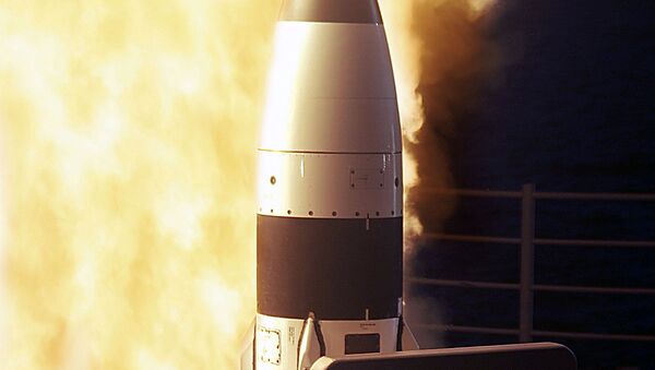 Лансирање америчке ракете СМ-3 са вертикалног лансера МК-41  - Sputnik Србија