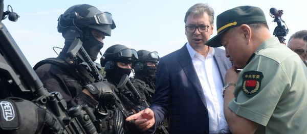 Aleksandar Vučić na vežbi u Nikicima Aleksandar Vučić na vežbi u Nikicima - Sputnik Srbija