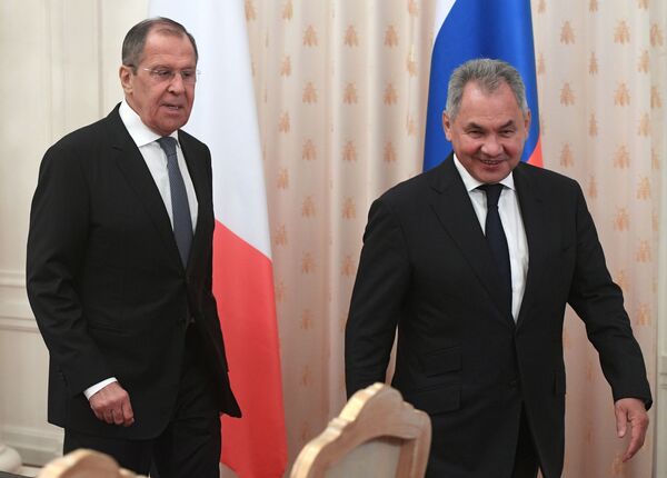 Šojgu slavi 65. rođendan: Putin dodelio orden prvog stepena „Za doprinos otadžbini” Šojgu slavi 65. rođendan: Putin dodelio orden prvog stepena „Za doprinos otadžbini” - Sputnik Srbija