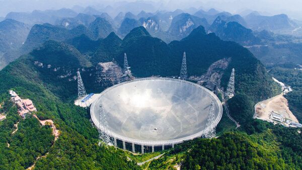 Najveći na svetu radio-teleskop FAST u južnoj Kini - Sputnik Srbija