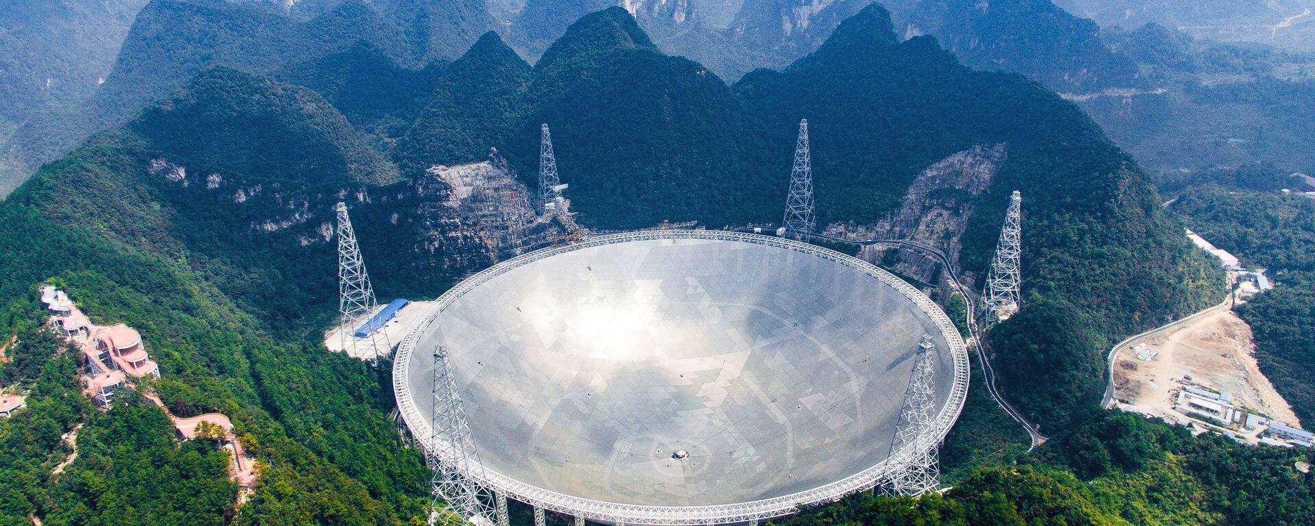 Највећи на свету радио-телескоп ФАСТ у јужној Кини - Sputnik Србија, 1920, 07.01.2022