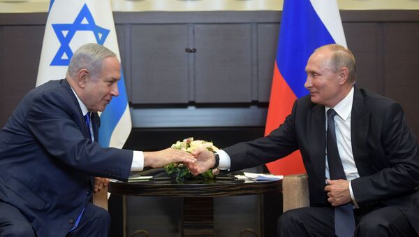 Председник Русије Владимир Путин и премијер Израела Бењамин Нетанијаху у Сочију - Sputnik Србија