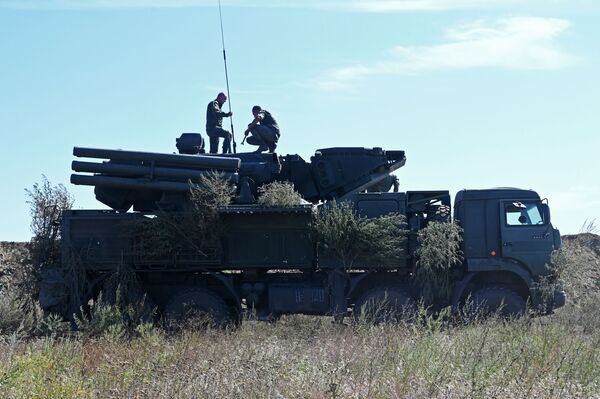 С-400 и „Панцир С“ стигли у Србију С-400 и „Панцир С“ стигли у Србију - Sputnik Србија