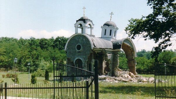 Crkva Svete Trojice u Petriću na Kosmetu uništena u avgustu 1999. - Sputnik Srbija