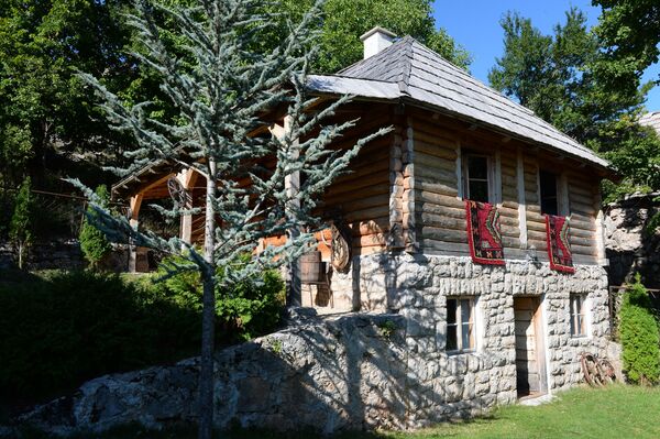 Вучић у Дрвару: Не дамо никоме да изврће историју, поносни смо на Гаврила Принципа (фото) Вучић у Дрвару: Не дамо никоме да изврће историју, поносни смо на Гаврила Принципа (фото) - Sputnik Србија