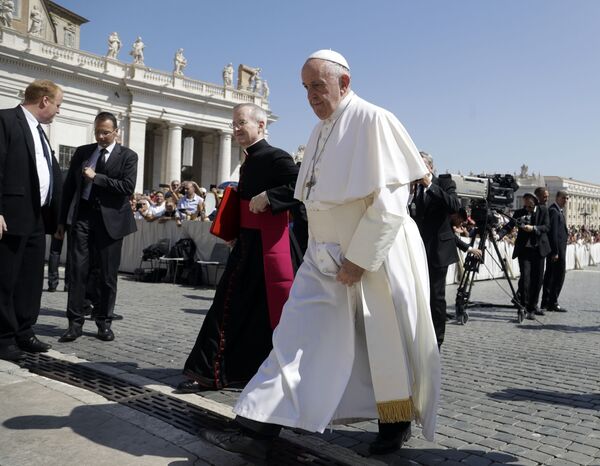 Let premijera Crne Gore u Vatikan nije poljuljao stav pape o ključnom pitanju za Srbe - Sputnik Srbija