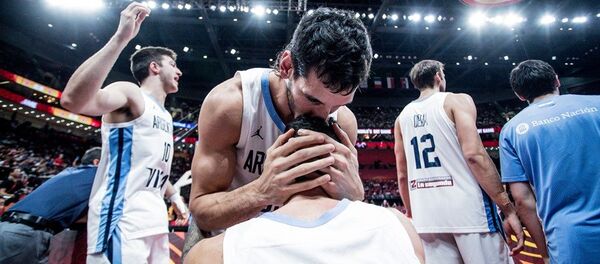 Аргентински репрезентативци прослављају победу у полуфиналу - Sputnik Србија