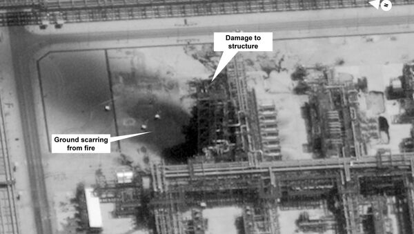 Satelitski snimak pogođene saudijske rafinerije koji je objavila američka vlada - Sputnik Srbija