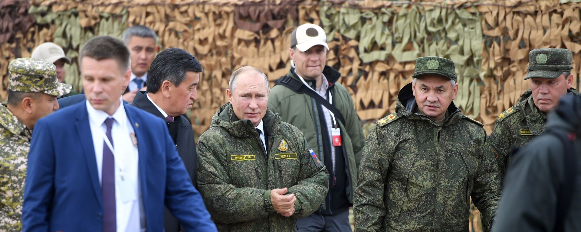 Vladimir Putin u poseti Centralnog vojnog okruga Vladimir Putin u poseti Centralnog vojnog okruga - Sputnik Srbija, 1920, 25.05.2025